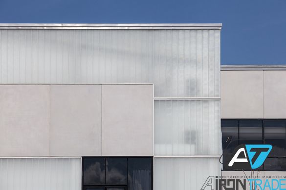 Купить Промышленное остекление здания из сотового поликарбоната